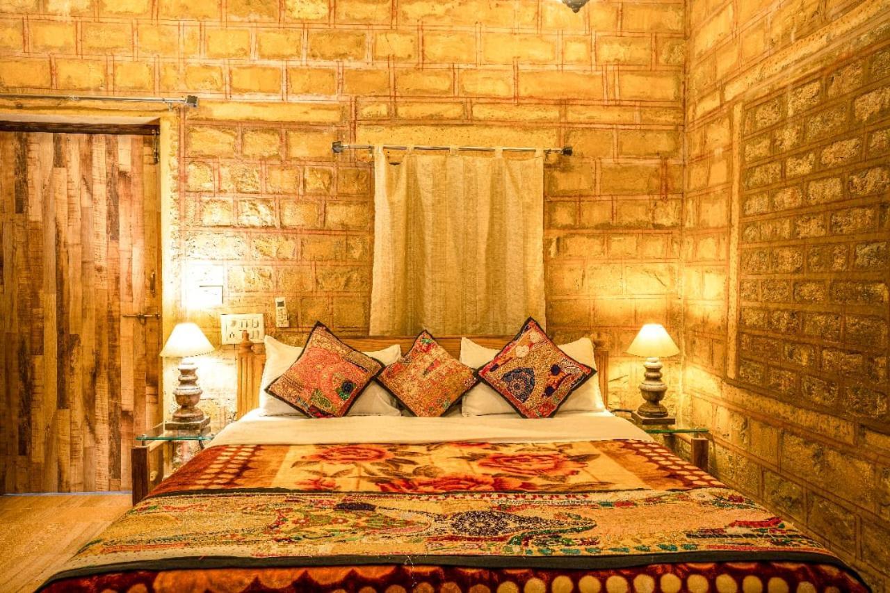 Hotel The Silk Route ไจซัลเมอร์ ภายนอก รูปภาพ