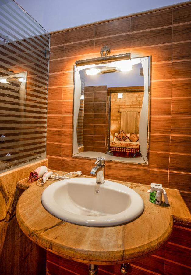 Hotel The Silk Route ไจซัลเมอร์ ภายนอก รูปภาพ
