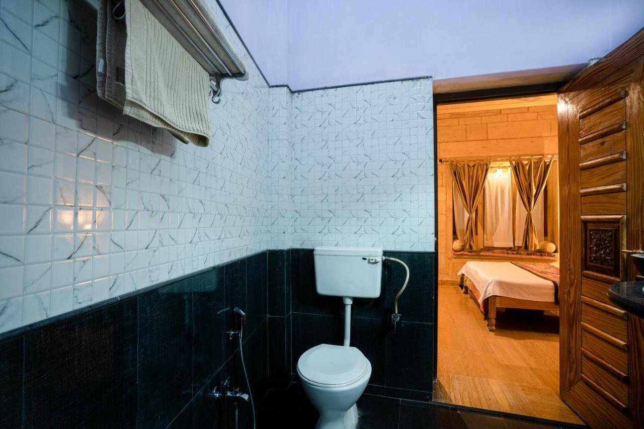 Hotel The Silk Route ไจซัลเมอร์ ภายนอก รูปภาพ